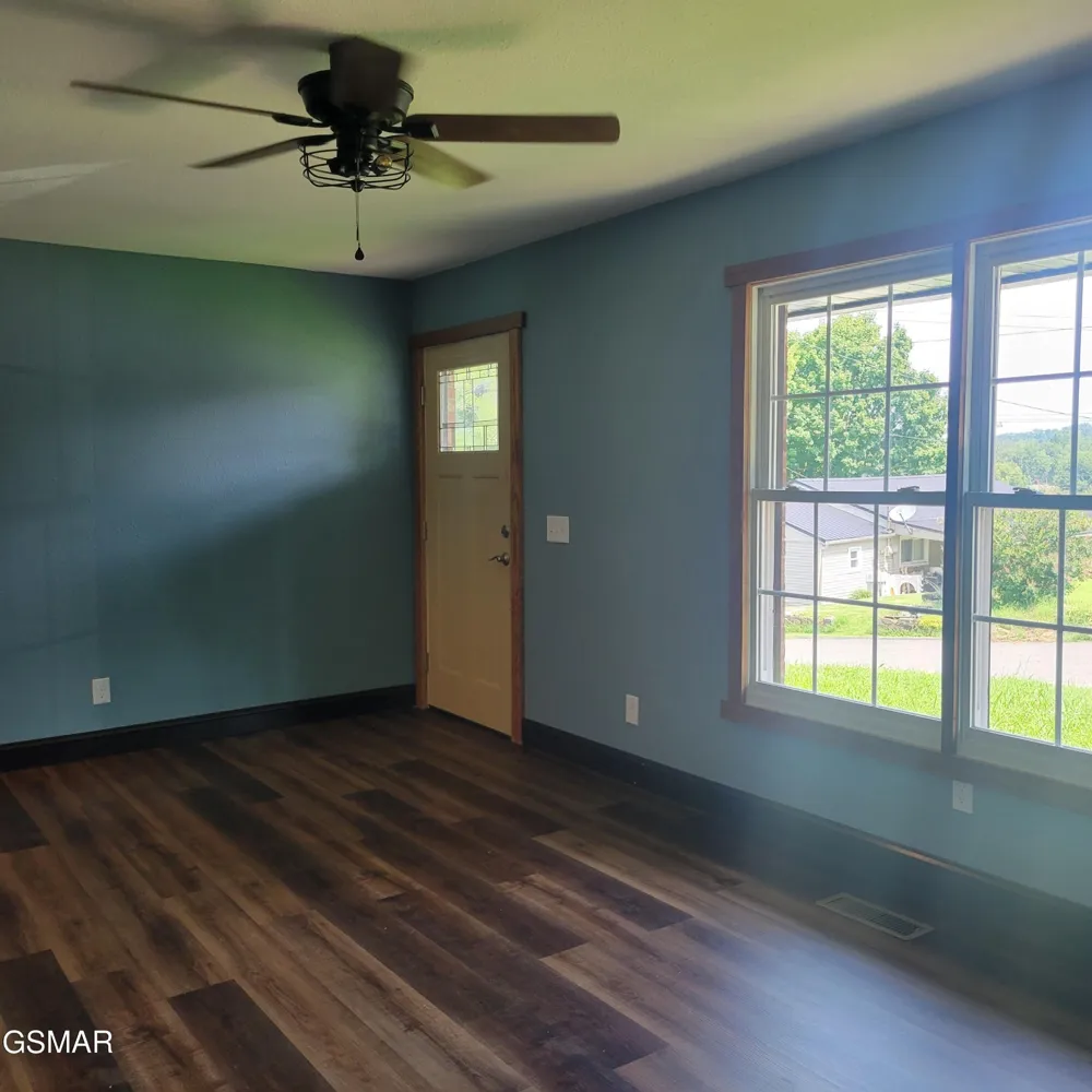 709 8th Street Newport, TN 37821