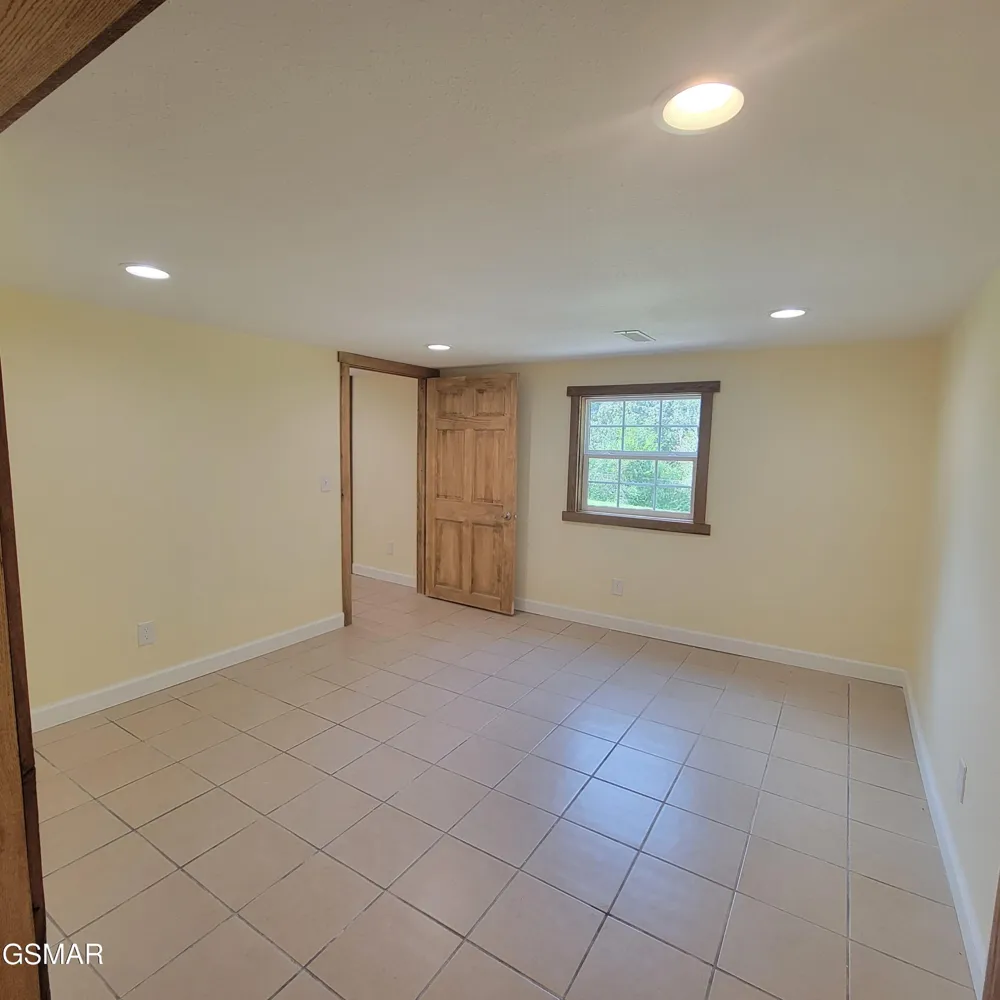 709 8th Street Newport, TN 37821