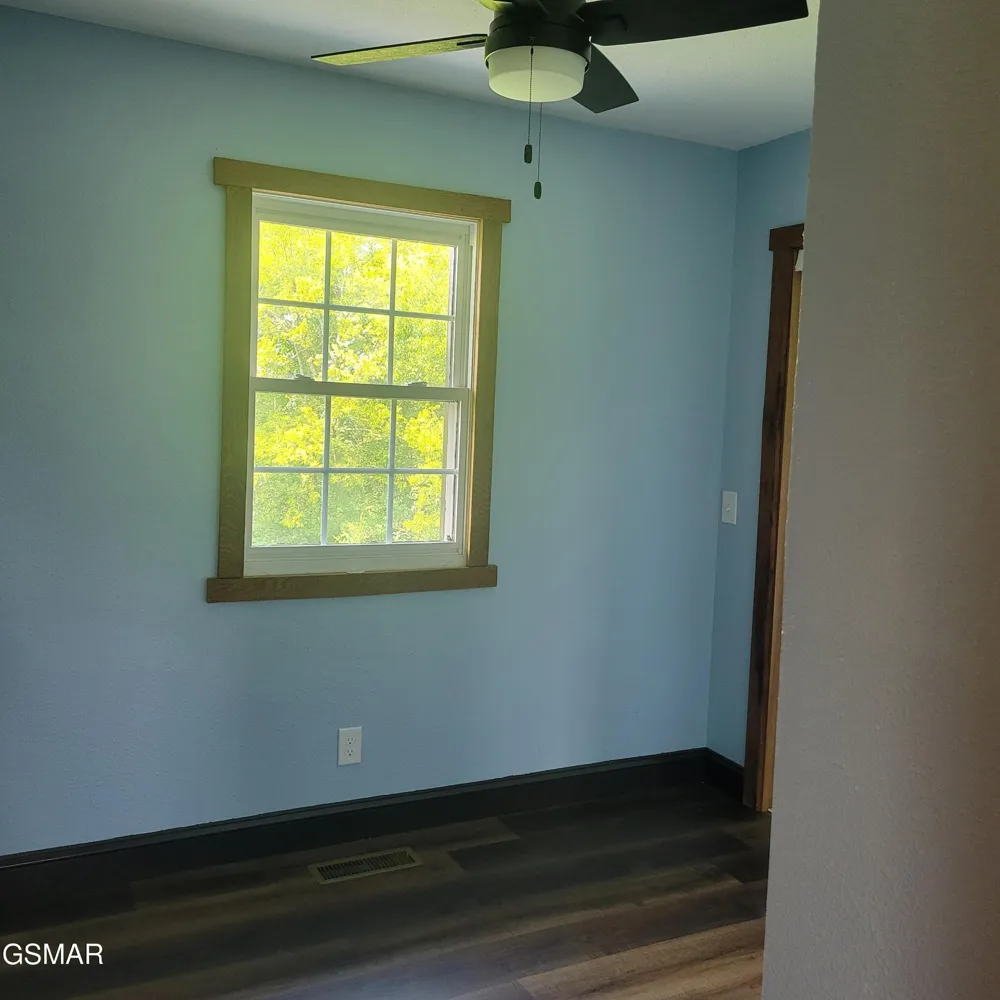 709 8th Street Newport, TN 37821