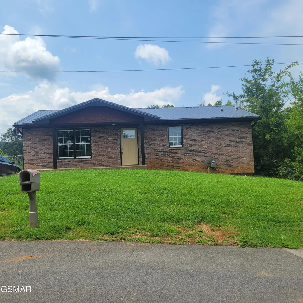 709 8th Street Newport, TN 37821