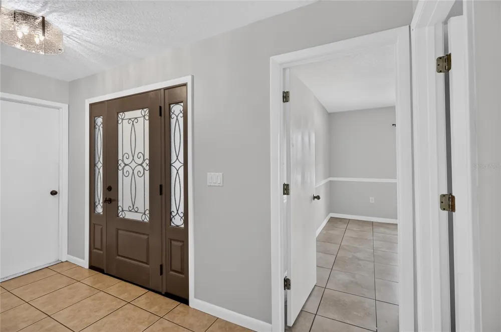 1202 VALENCIA LANE Auburndale, FL 33823