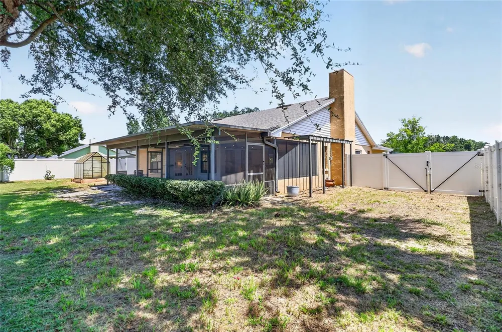 1202 VALENCIA LANE Auburndale, FL 33823
