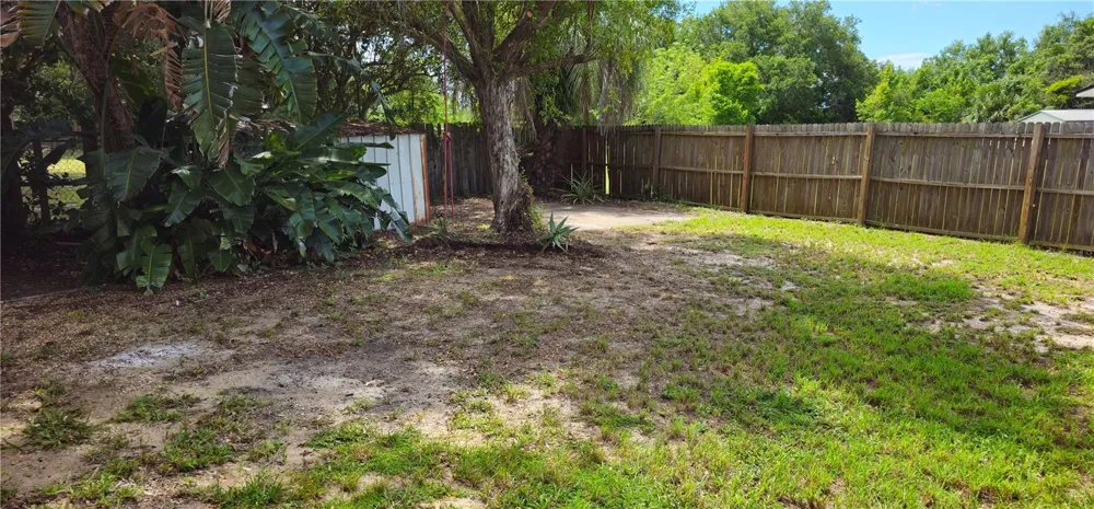 931 CEDAR CIRCLE Tavares, FL 32778