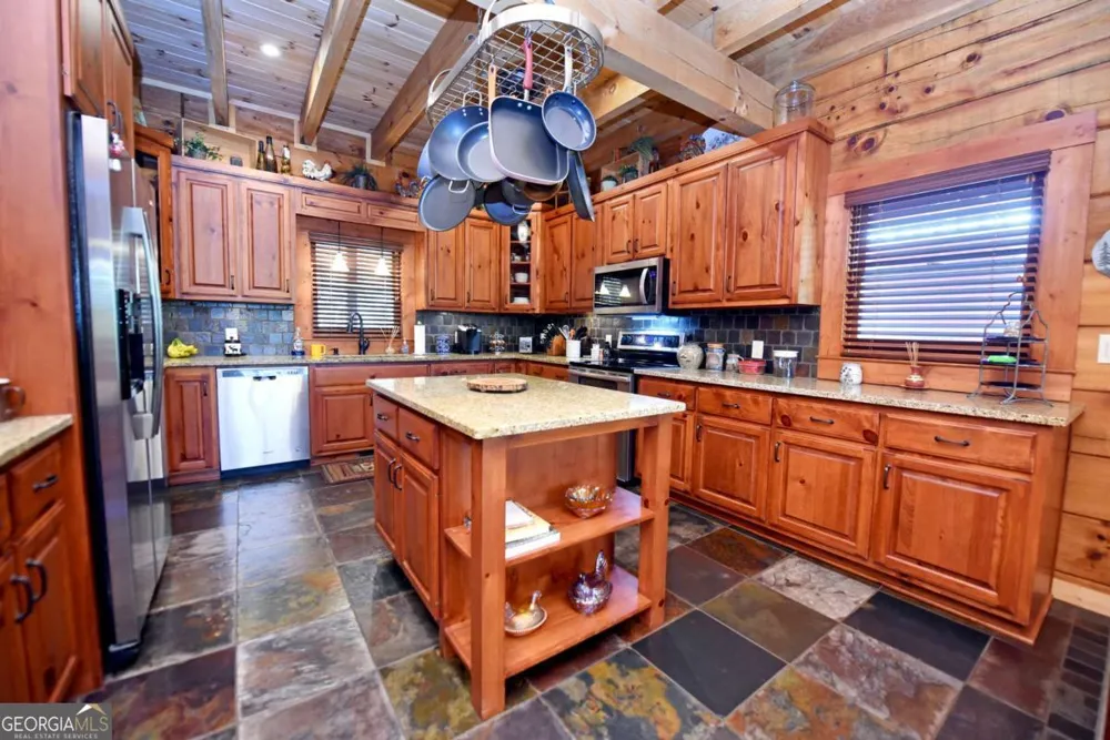 327 Prospectors PASS Ellijay, GA 30536