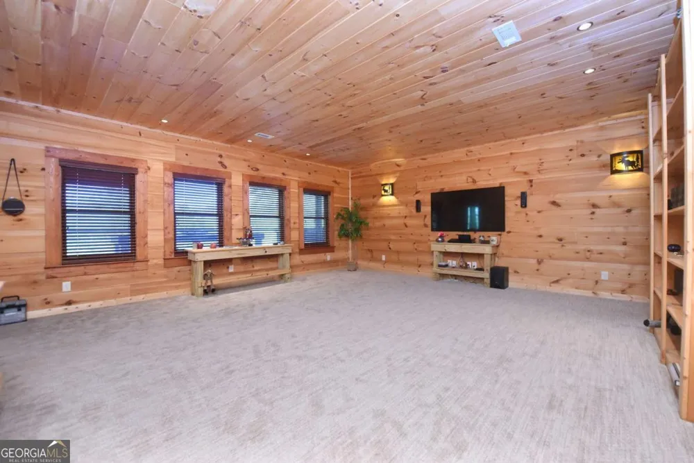327 Prospectors PASS Ellijay, GA 30536