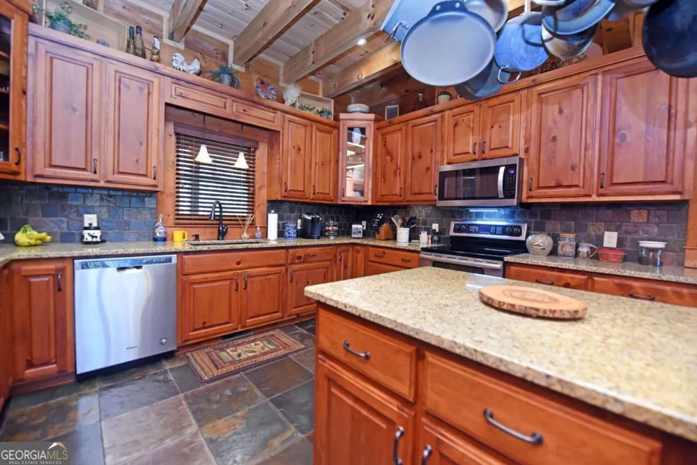 327 Prospectors PASS Ellijay, GA 30536