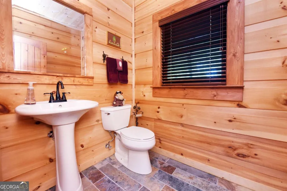 327 Prospectors PASS Ellijay, GA 30536