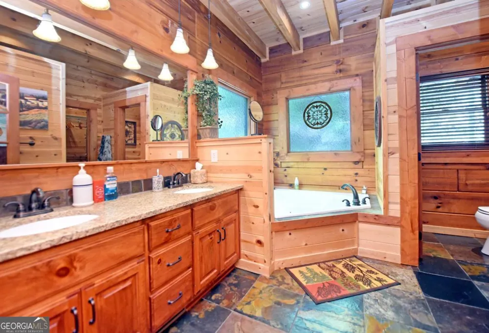 327 Prospectors PASS Ellijay, GA 30536
