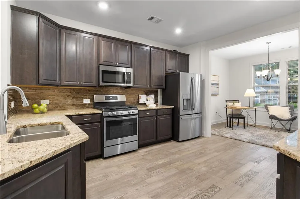 321 Cottonwood Circle Peachtree City, GA 30269