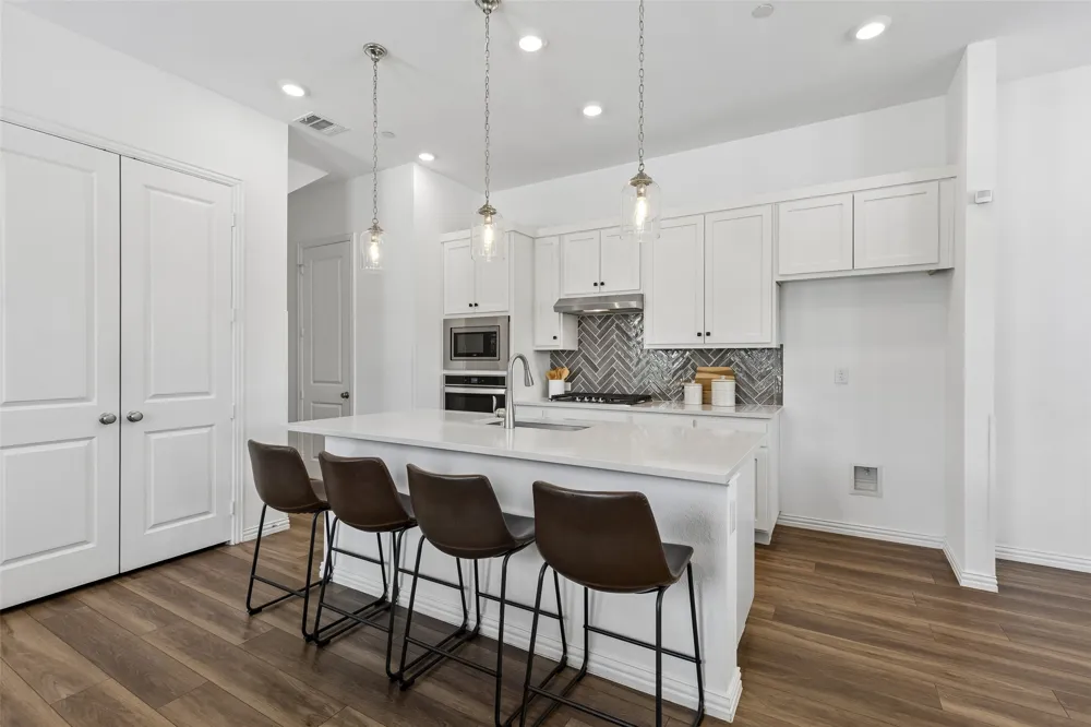 9901 Schramm Street Irving, TX 75063