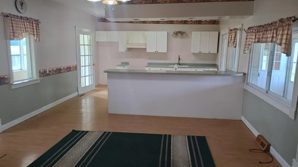 1266 S Lake Road Greenville, MI 48838