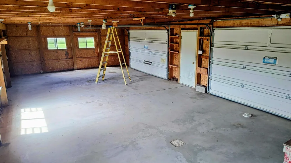 1266 S Lake Road Greenville, MI 48838