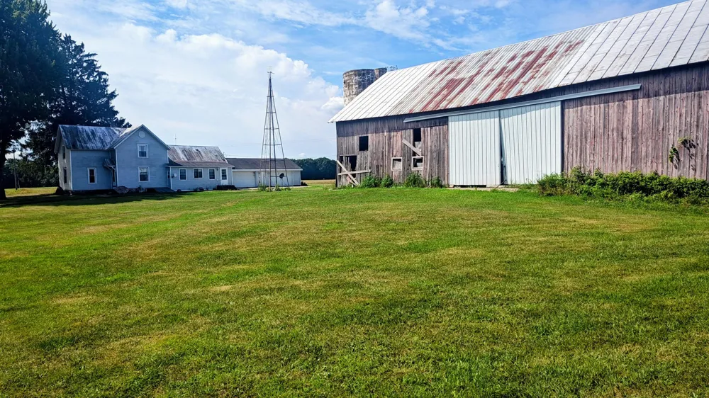1266 S Lake Road Greenville, MI 48838