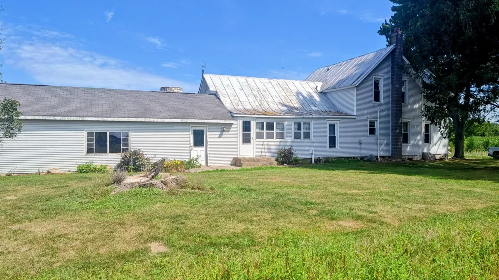 1266 S Lake Road Greenville, MI 48838