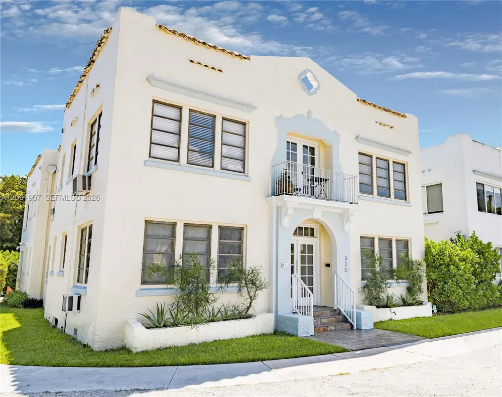 320 Mendoza Ave #6 Miami, FL 33134