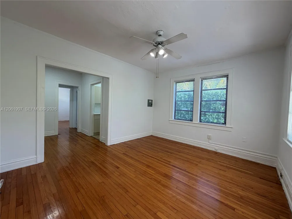 320 Mendoza Ave #6 Miami, FL 33134
