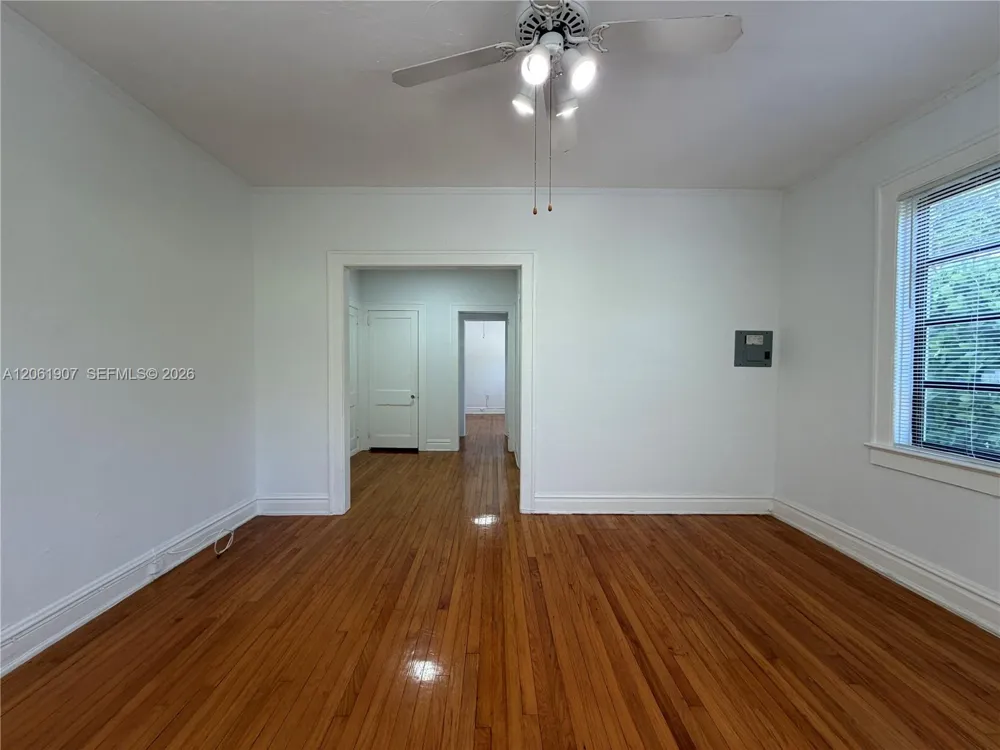320 Mendoza Ave #6 Miami, FL 33134