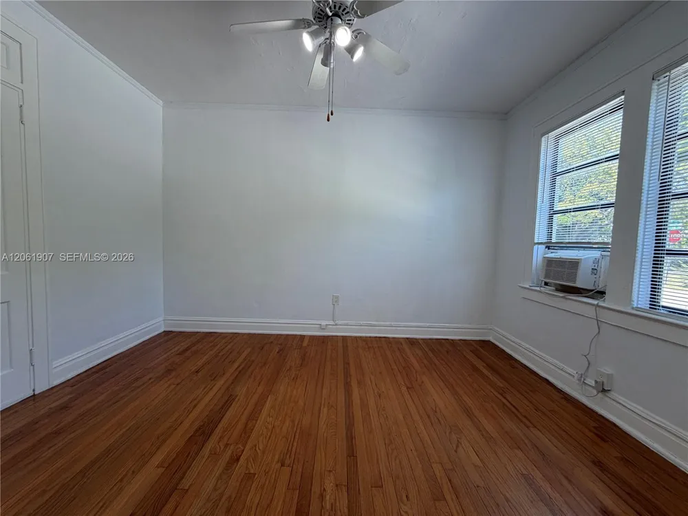 320 Mendoza Ave #6 Miami, FL 33134