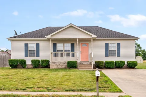 556 Oakmont Dr