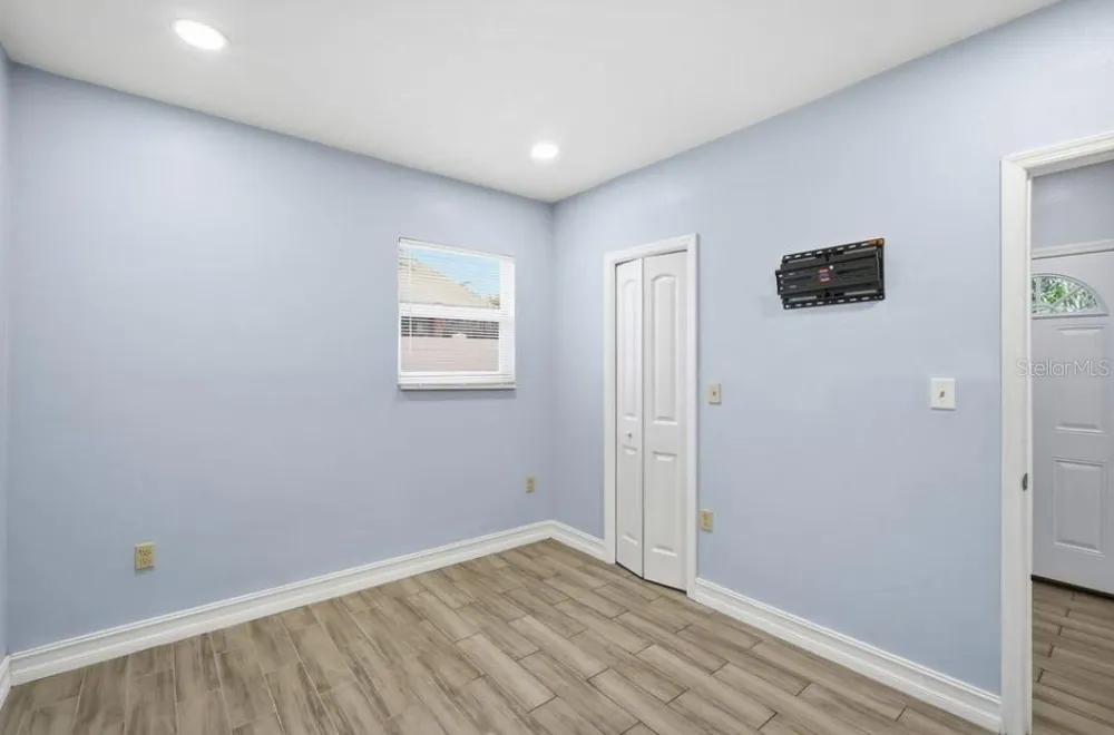 1411 E 24TH AVENUE #b Tampa, FL 33605