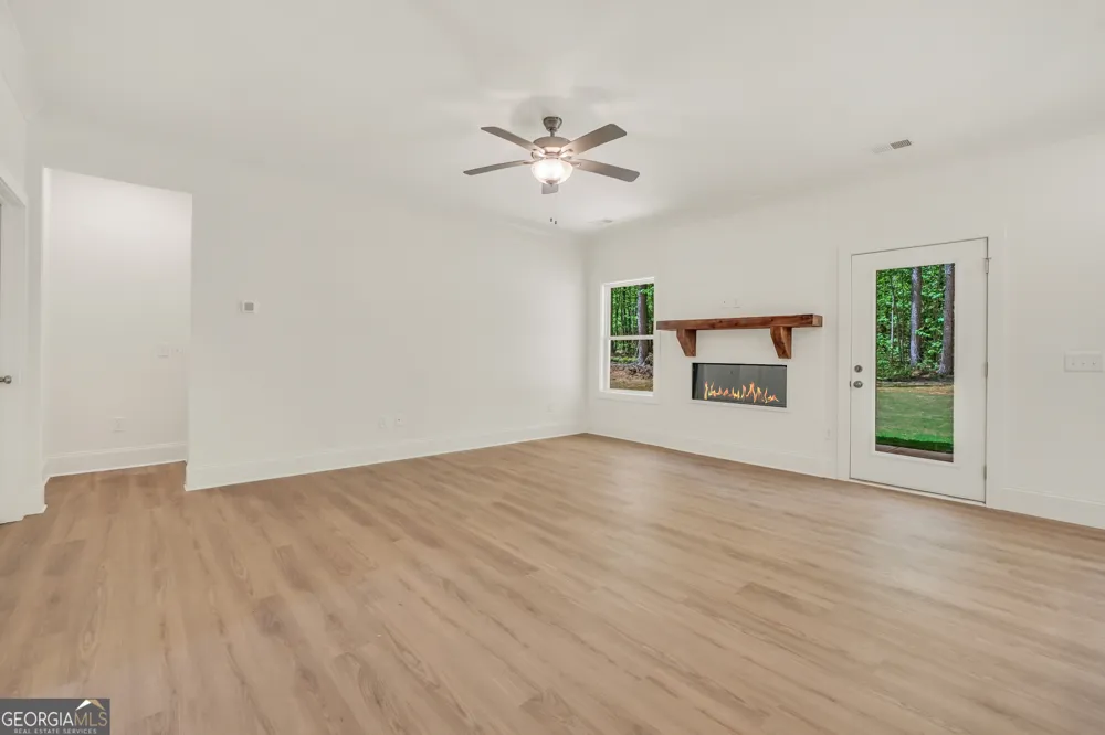 131 Maple Valley DR Jenkinsburg, GA 30234