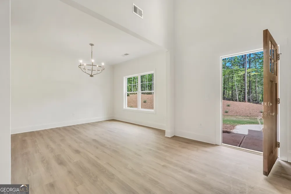 131 Maple Valley DR Jenkinsburg, GA 30234