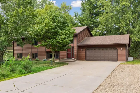 1076 Cottonwood Drive