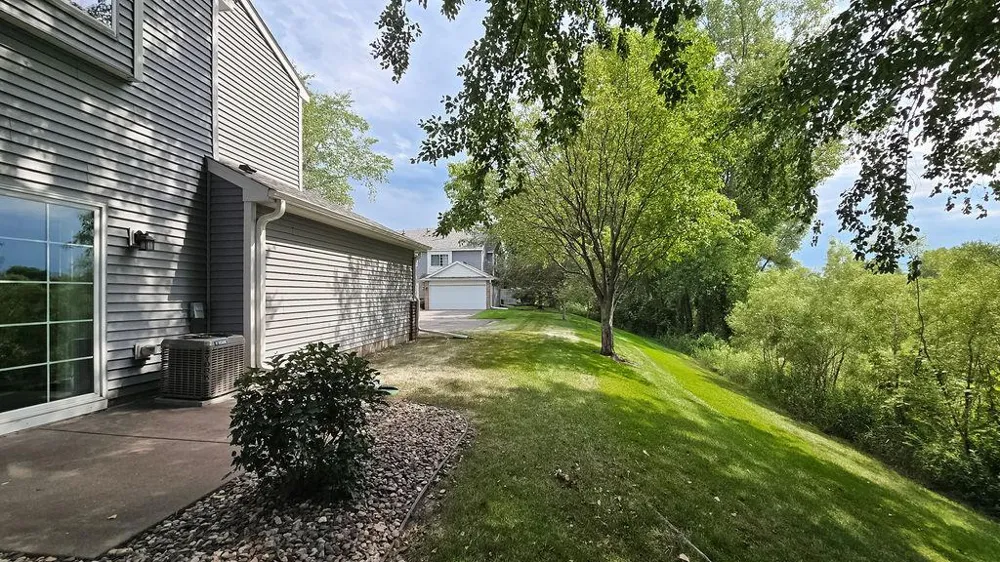 2024 Gresham Avenue Oakdale, MN 55128