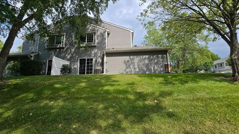 2024 Gresham Avenue Oakdale, MN 55128