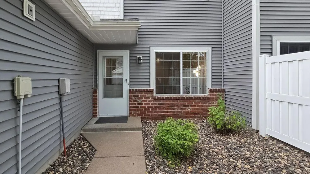 2024 Gresham Avenue Oakdale, MN 55128