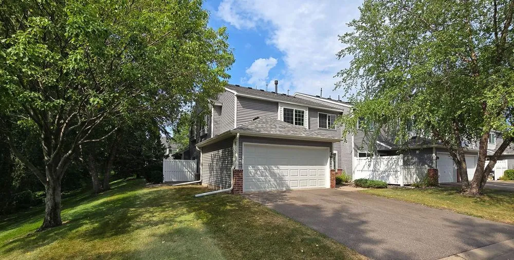 2024 Gresham Avenue Oakdale, MN 55128