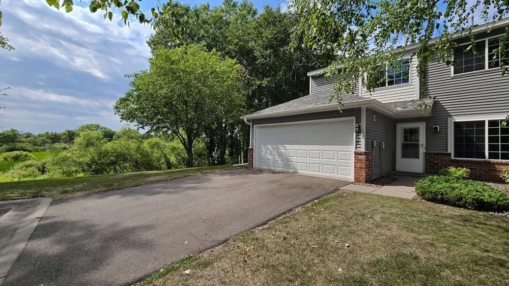 2024 Gresham Avenue Oakdale, MN 55128