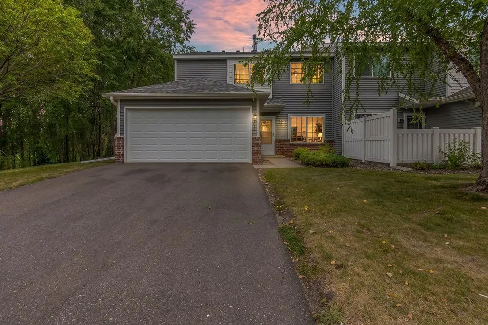 2024 Gresham Avenue Oakdale, MN 55128