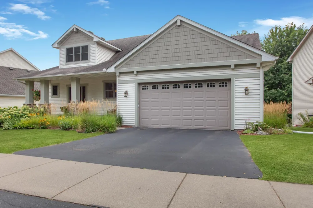 782 New Century Boulevard S Maplewood, MN 55119