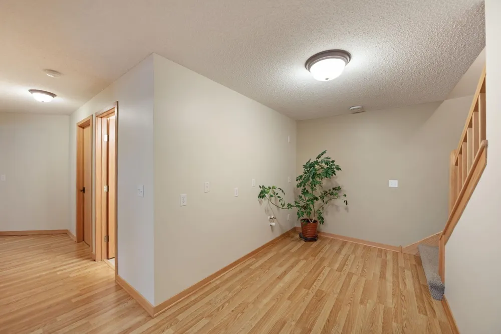 782 New Century Boulevard S Maplewood, MN 55119