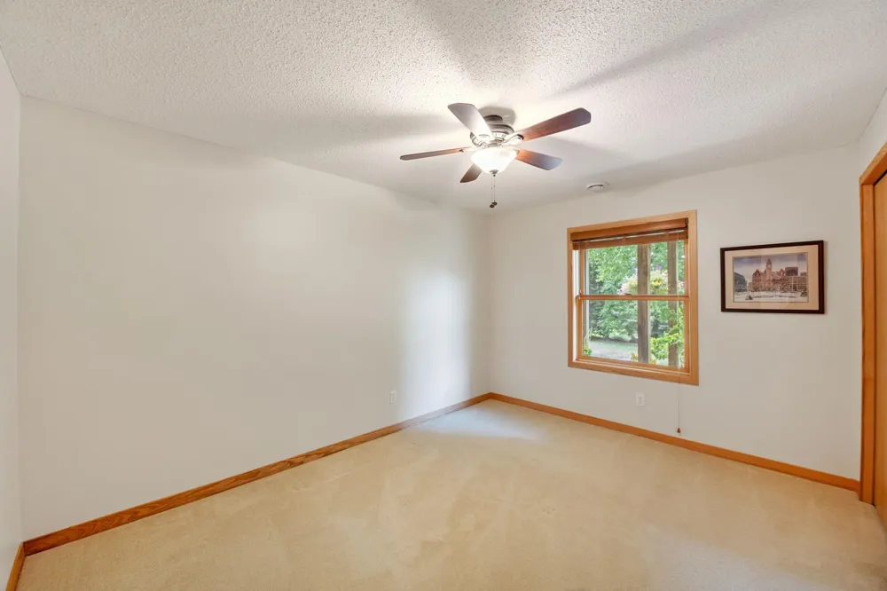 782 New Century Boulevard S Maplewood, MN 55119
