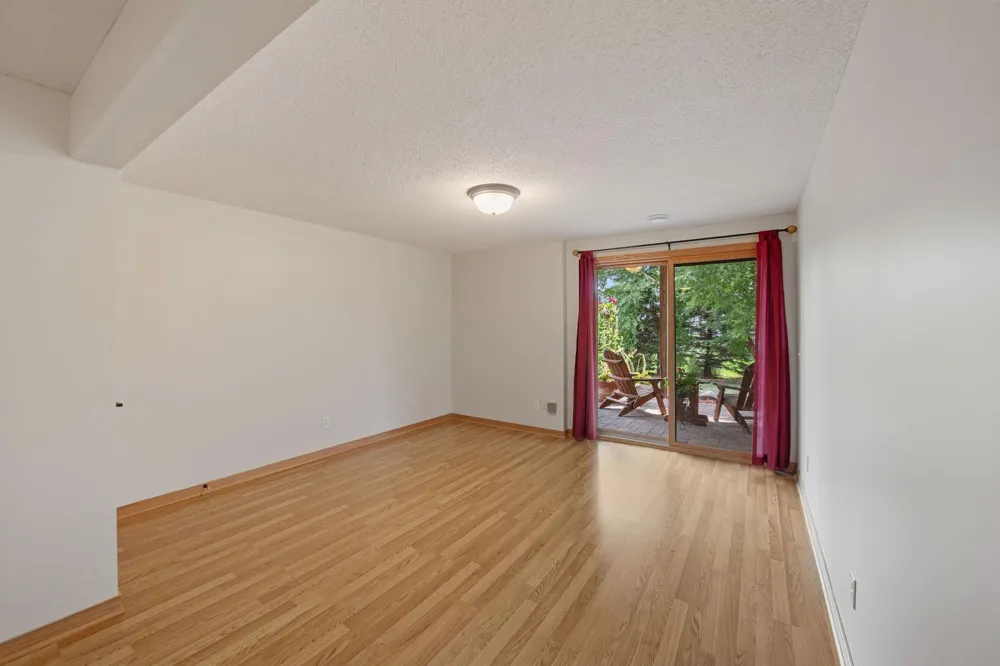 782 New Century Boulevard S Maplewood, MN 55119