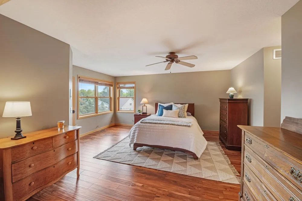 782 New Century Boulevard S Maplewood, MN 55119