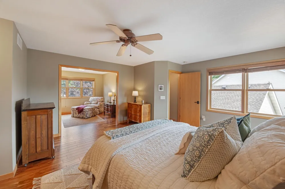 782 New Century Boulevard S Maplewood, MN 55119