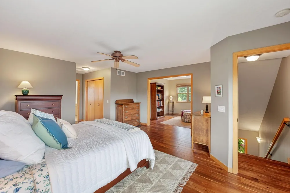 782 New Century Boulevard S Maplewood, MN 55119