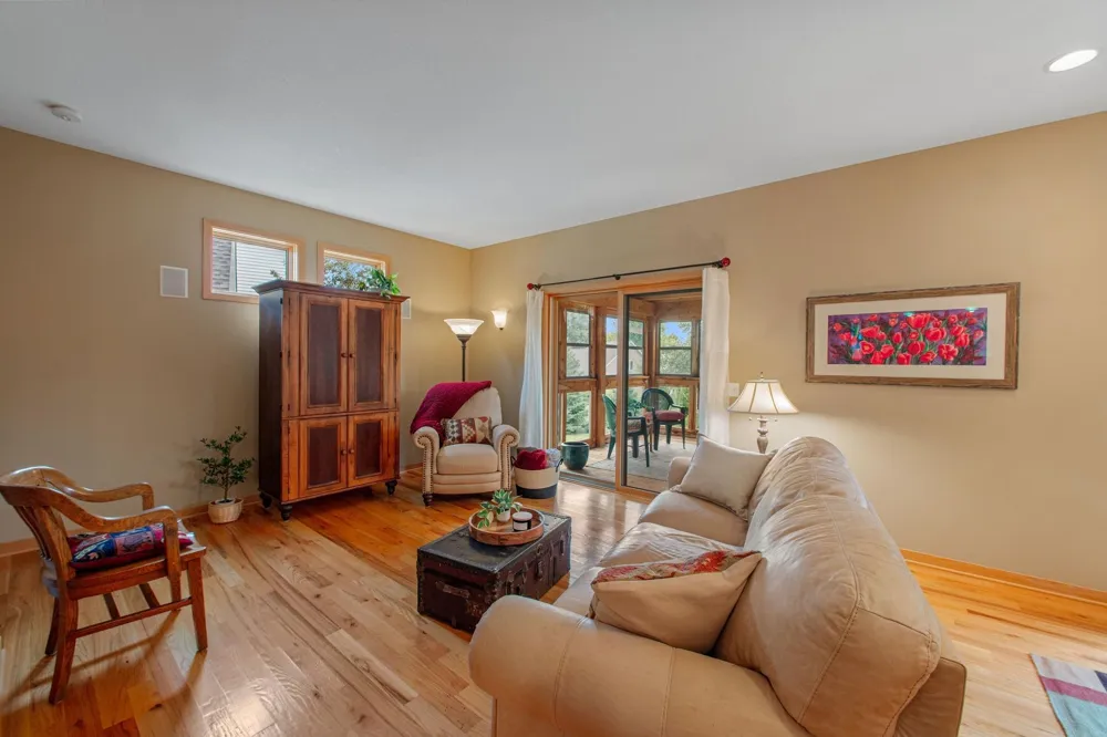 782 New Century Boulevard S Maplewood, MN 55119
