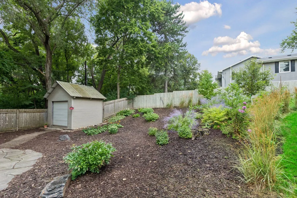 5112 Willow Lane Minnetonka, MN 55345