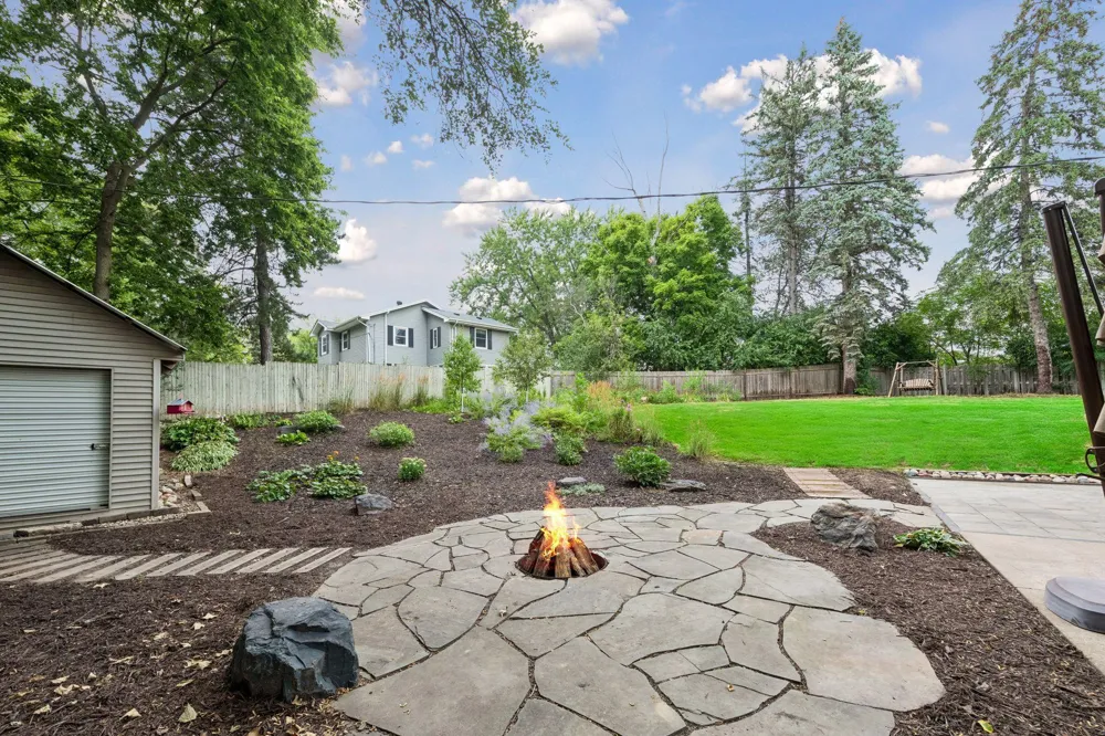 5112 Willow Lane Minnetonka, MN 55345