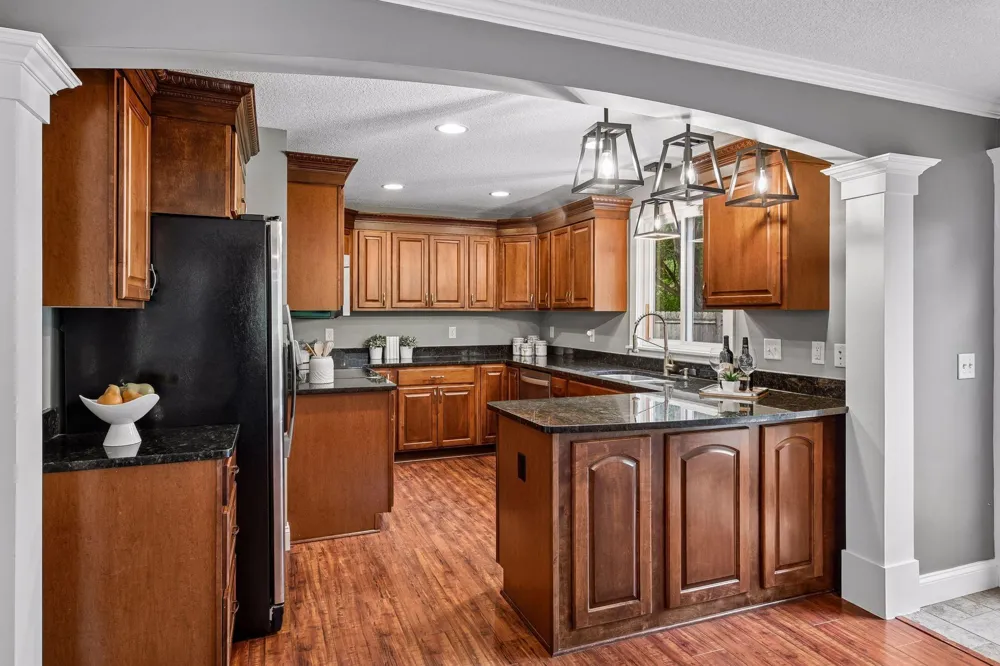 5112 Willow Lane Minnetonka, MN 55345