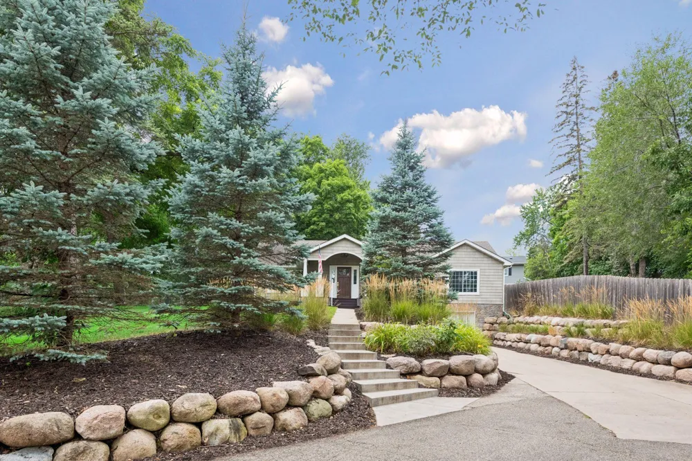 5112 Willow Lane Minnetonka, MN 55345