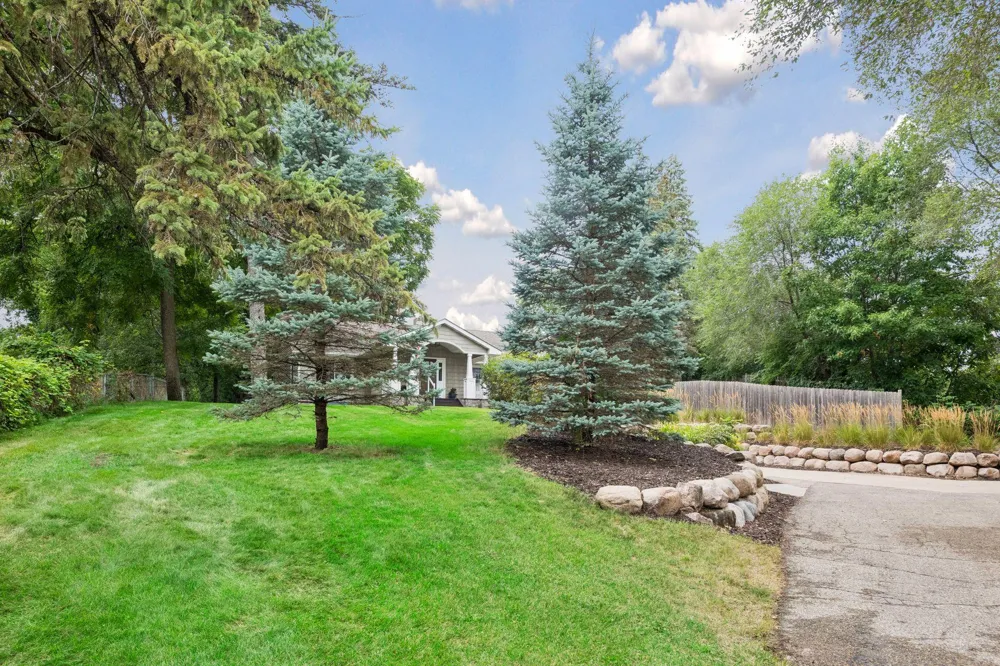 5112 Willow Lane Minnetonka, MN 55345