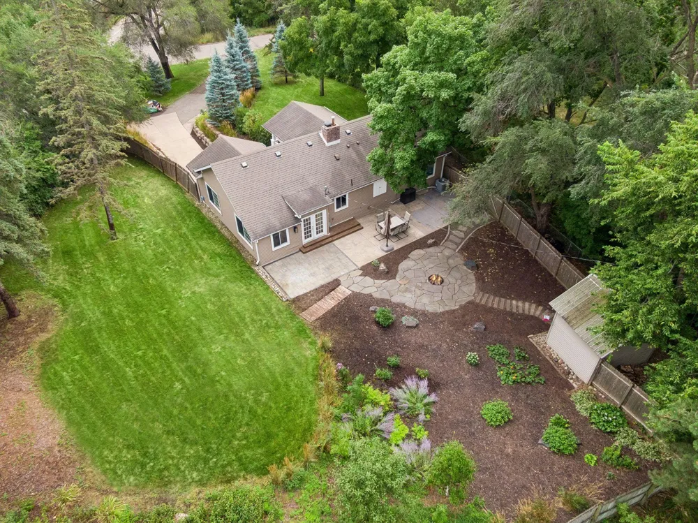 5112 Willow Lane Minnetonka, MN 55345