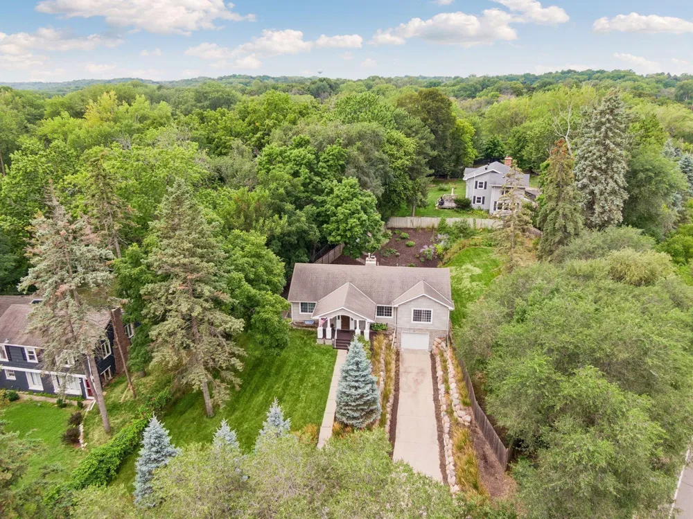 5112 Willow Lane Minnetonka, MN 55345