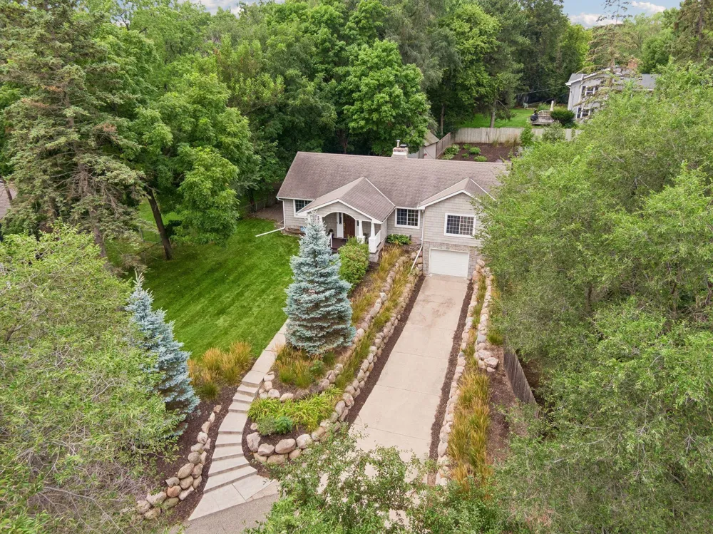 5112 Willow Lane Minnetonka, MN 55345