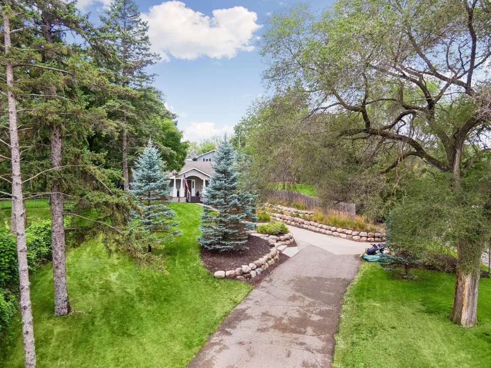 5112 Willow Lane Minnetonka, MN 55345